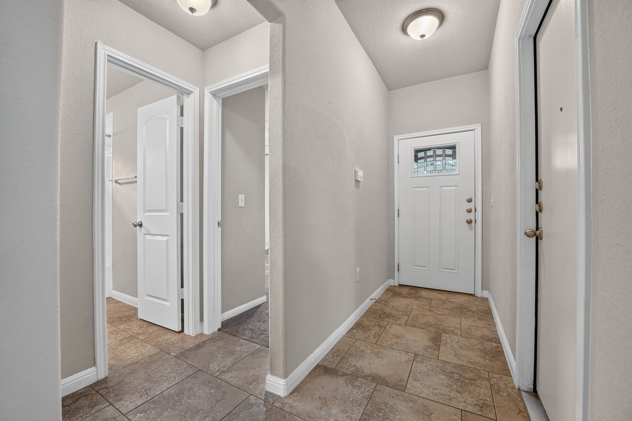 209 Moulins Ln - Photo 3 of 28