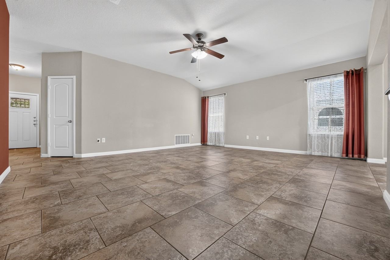 209 Moulins Ln - Photo 5 of 28