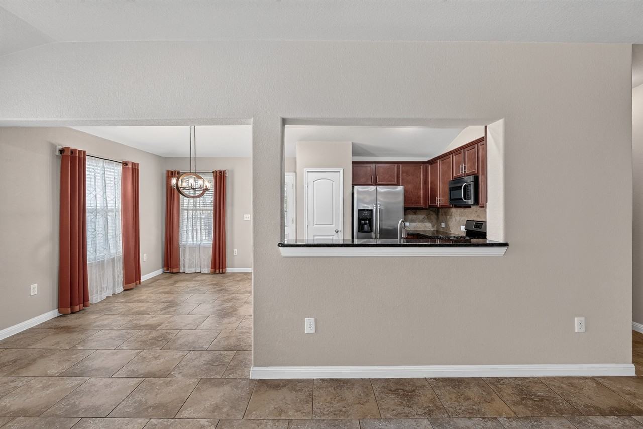 209 Moulins Ln - Photo 7 of 28