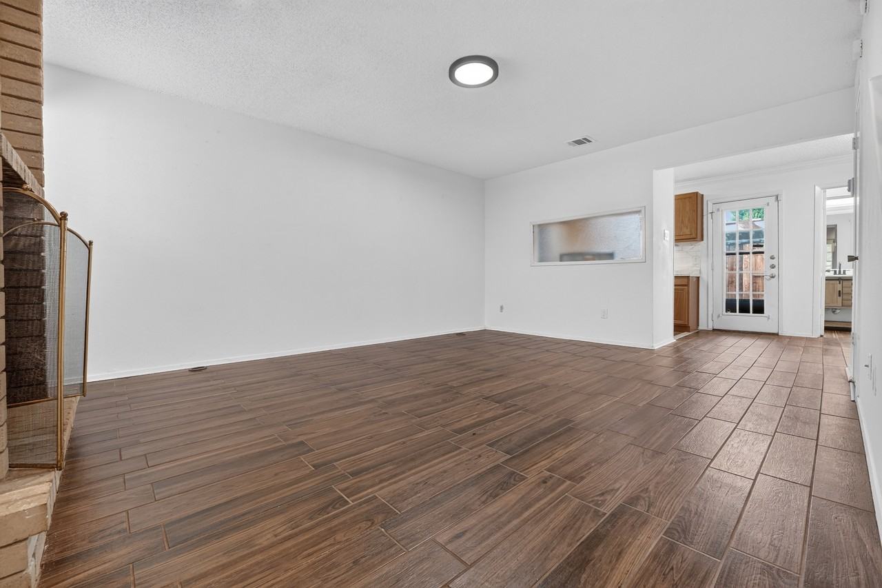 8400 Jamestown Dr #512 - Photo 2 of 15