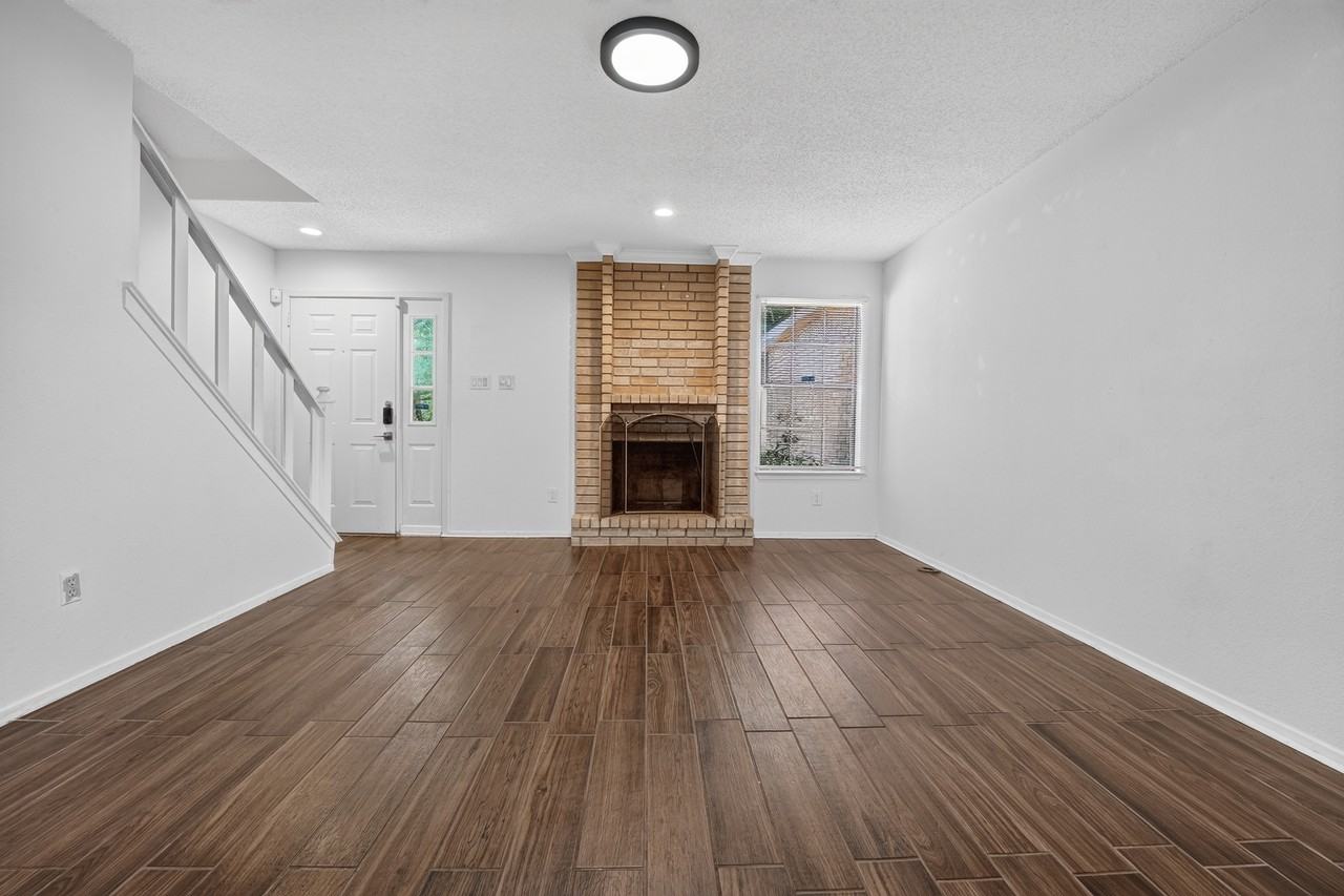 8400 Jamestown Dr #512 - Photo 3 of 15