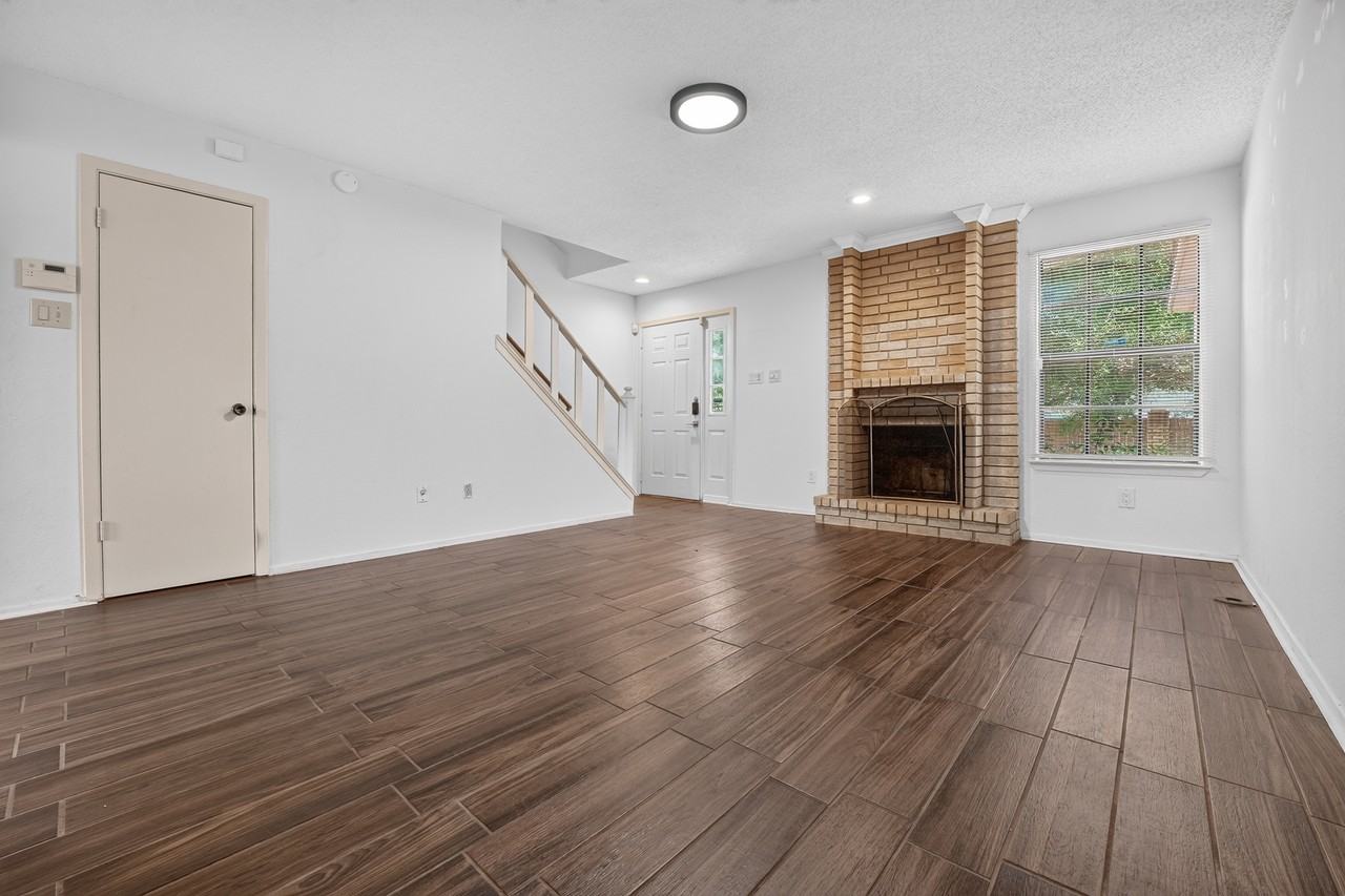 8400 Jamestown Dr #512 - Photo 5 of 15