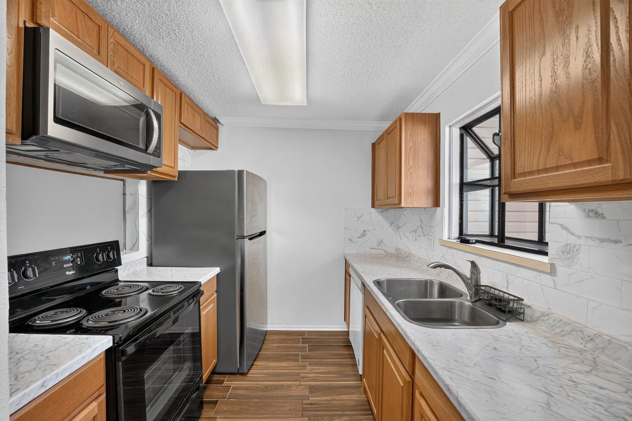 8400 Jamestown Dr #512 - Photo 6 of 15