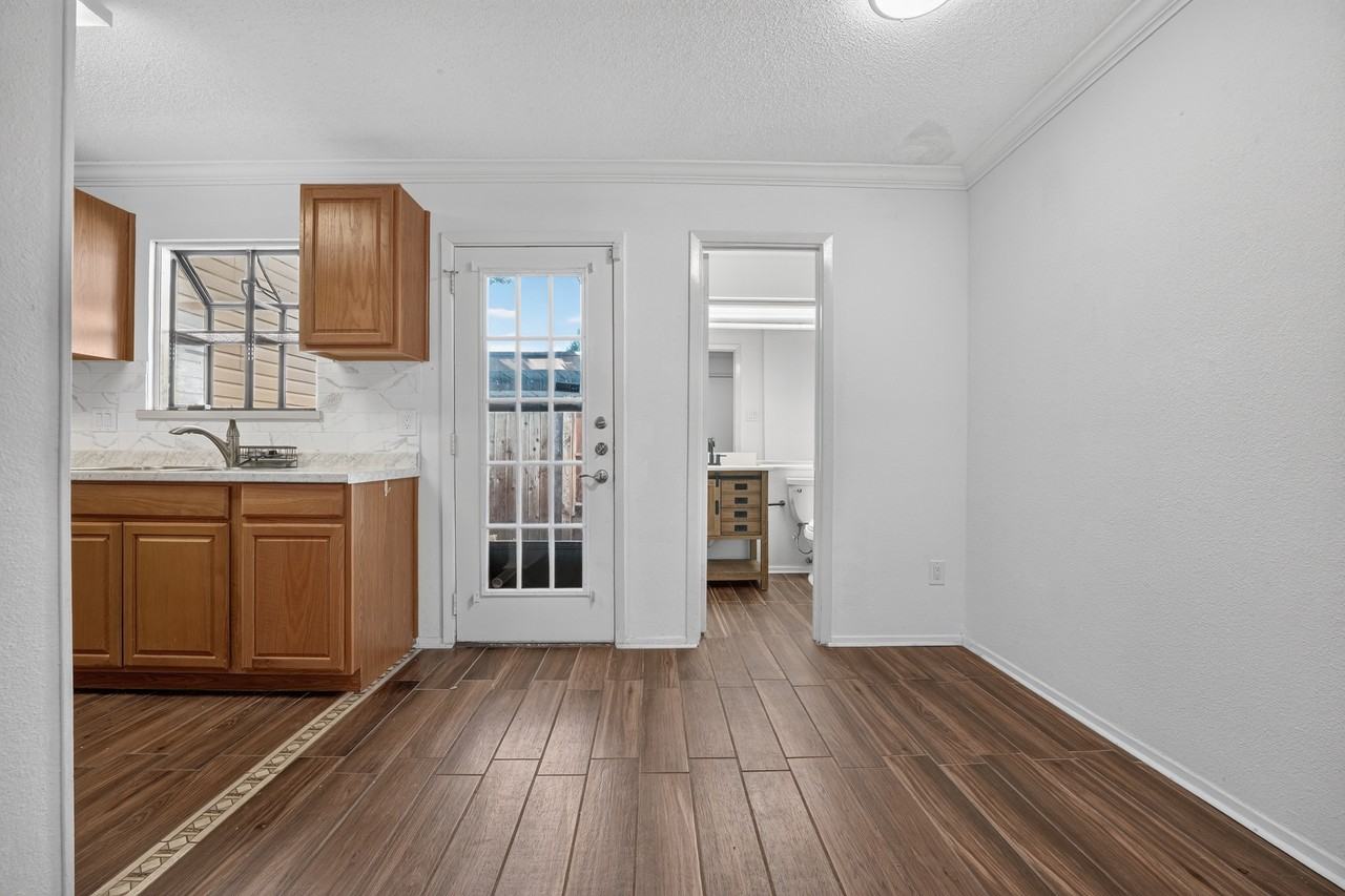 8400 Jamestown Dr #512 - Photo 7 of 15