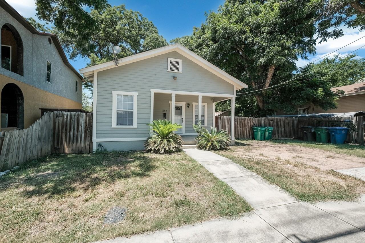 207 Hill St - Photo 2 of 17