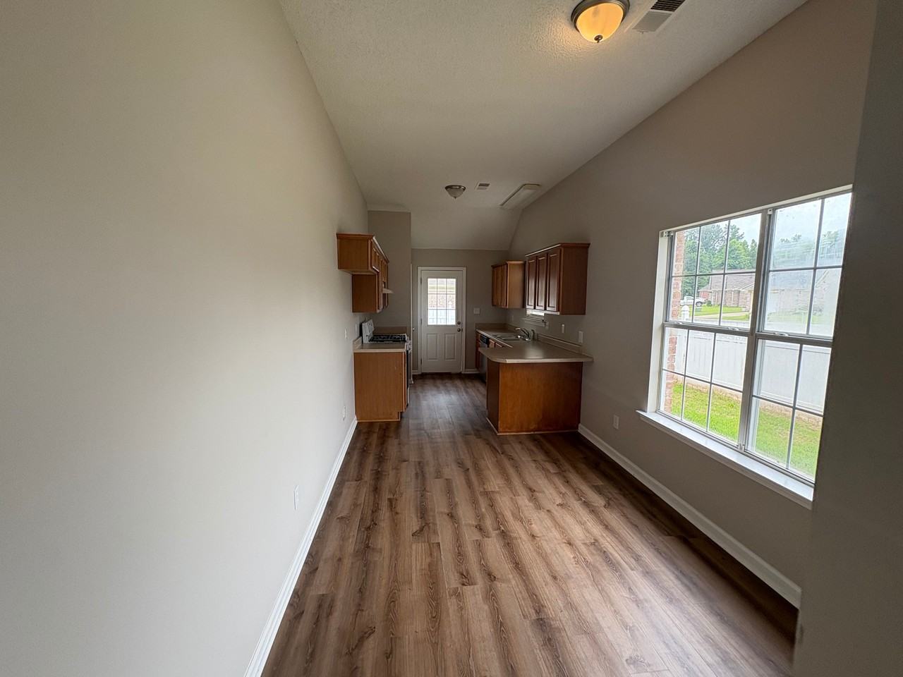 1933 Garden Leaf Dr - Photo 4 of 18
