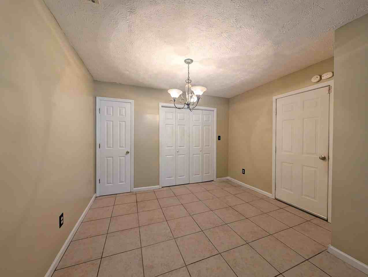 314 Country Club Dr - Photo 4 of 12