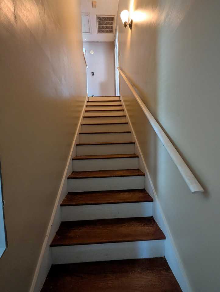 314 Country Club Dr - Photo 5 of 12