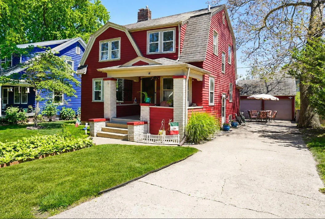 556 River Ave - Photo 2 of 4