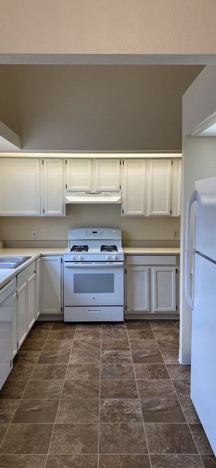 1806 E 3rd Ave #A - Photo 4 of 7