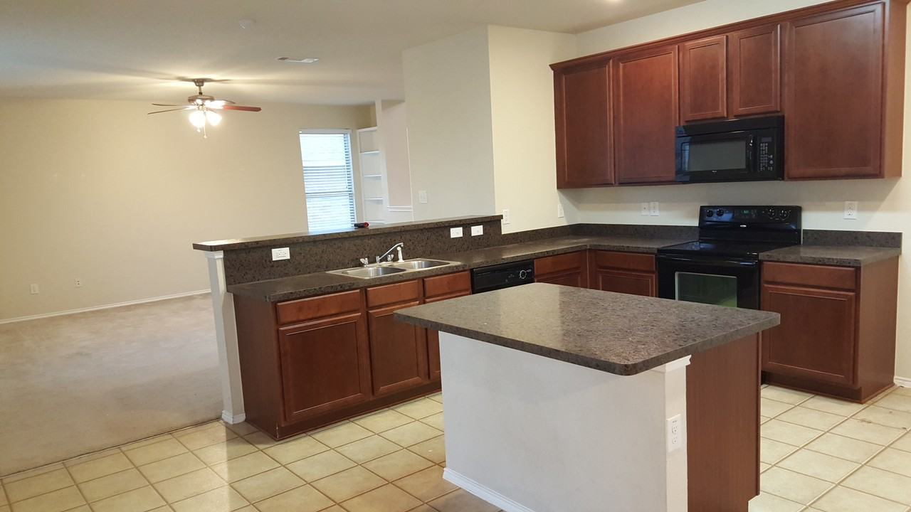 9212 Tierra Verde Dr - Photo 2 of 7