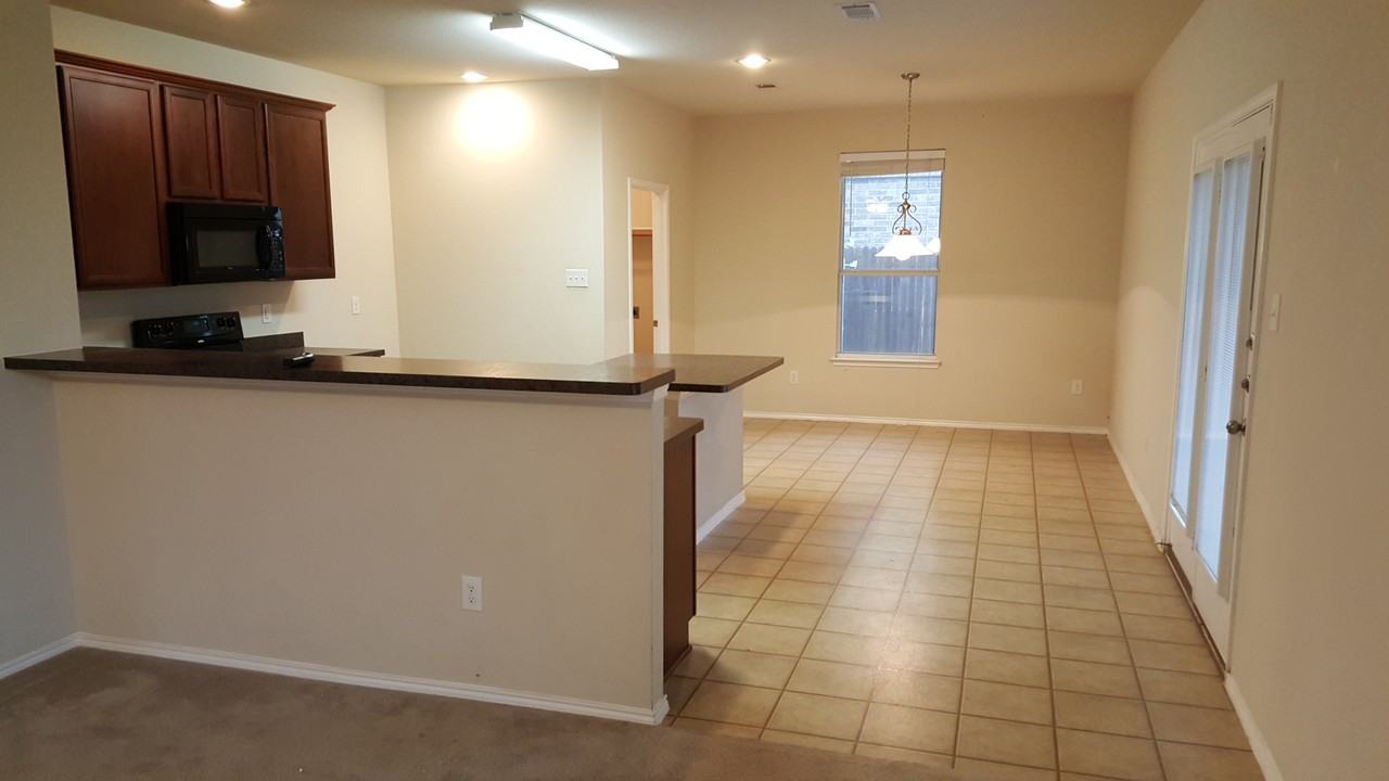 9212 Tierra Verde Dr - Photo 3 of 7