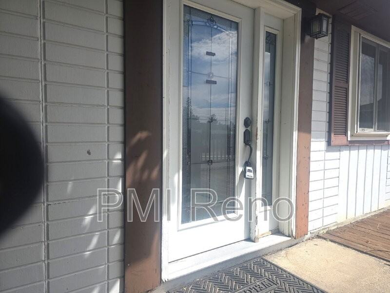 1960 Brunetti Way #U - Photo 2 of 20