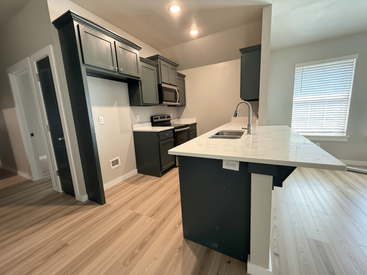 1407 Sw Bishop Rd - Photo 5 of 9