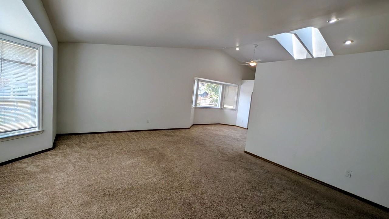 8228 49th Ave Ne - Photo 3 of 16