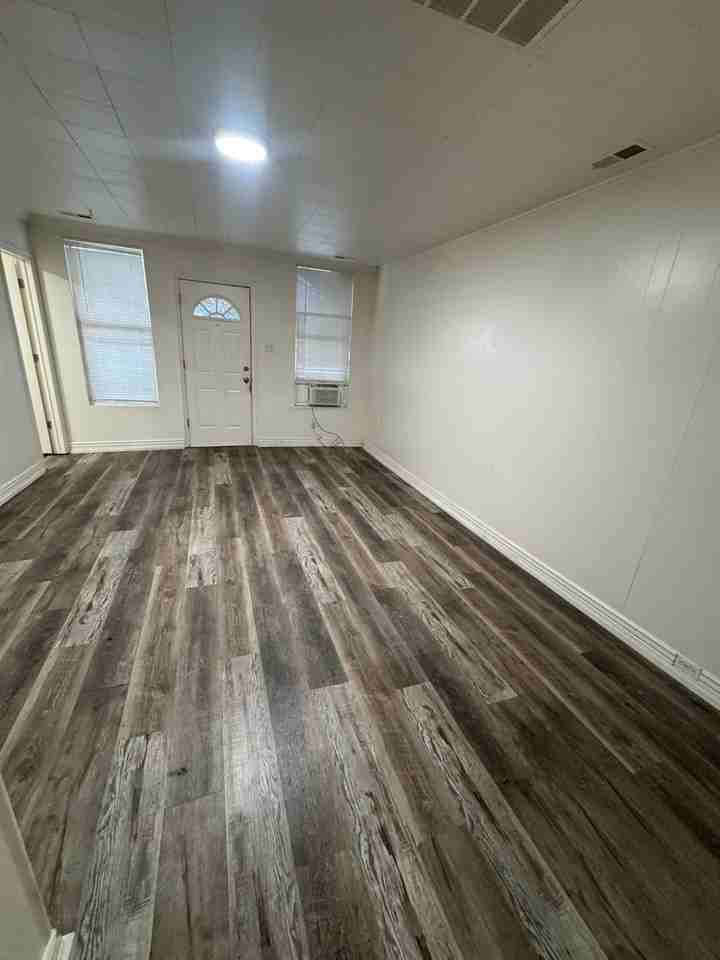 128 E Vidas Ave #C - Photo 3 of 9
