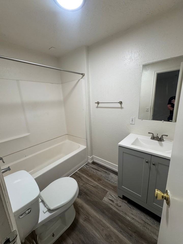128 E Vidas Ave #C - Photo 7 of 9