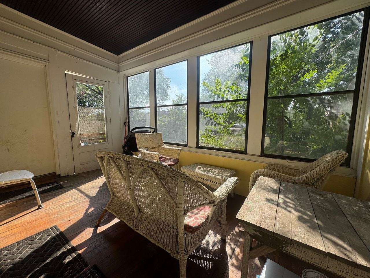 2526 Polk St Ne - Photo 4 of 21