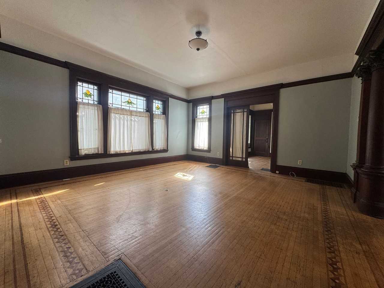 2526 Polk St Ne - Photo 7 of 21