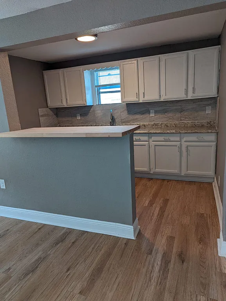 2975 San Jacinto St - Photo 2 of 6