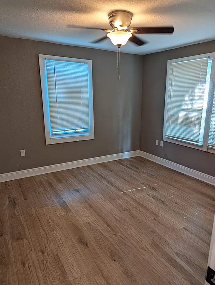 2975 San Jacinto St - Photo 4 of 6