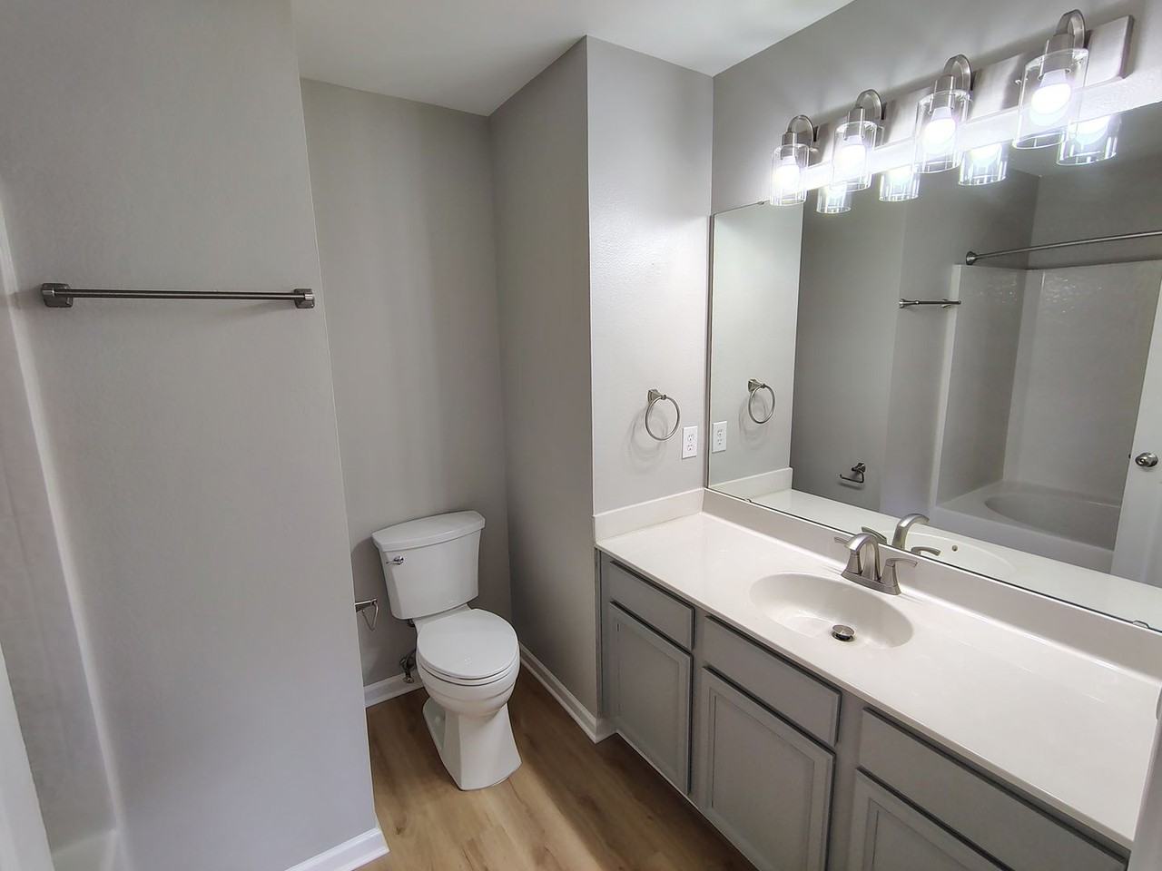 115 Ross Moore Ave - Photo 4 of 10