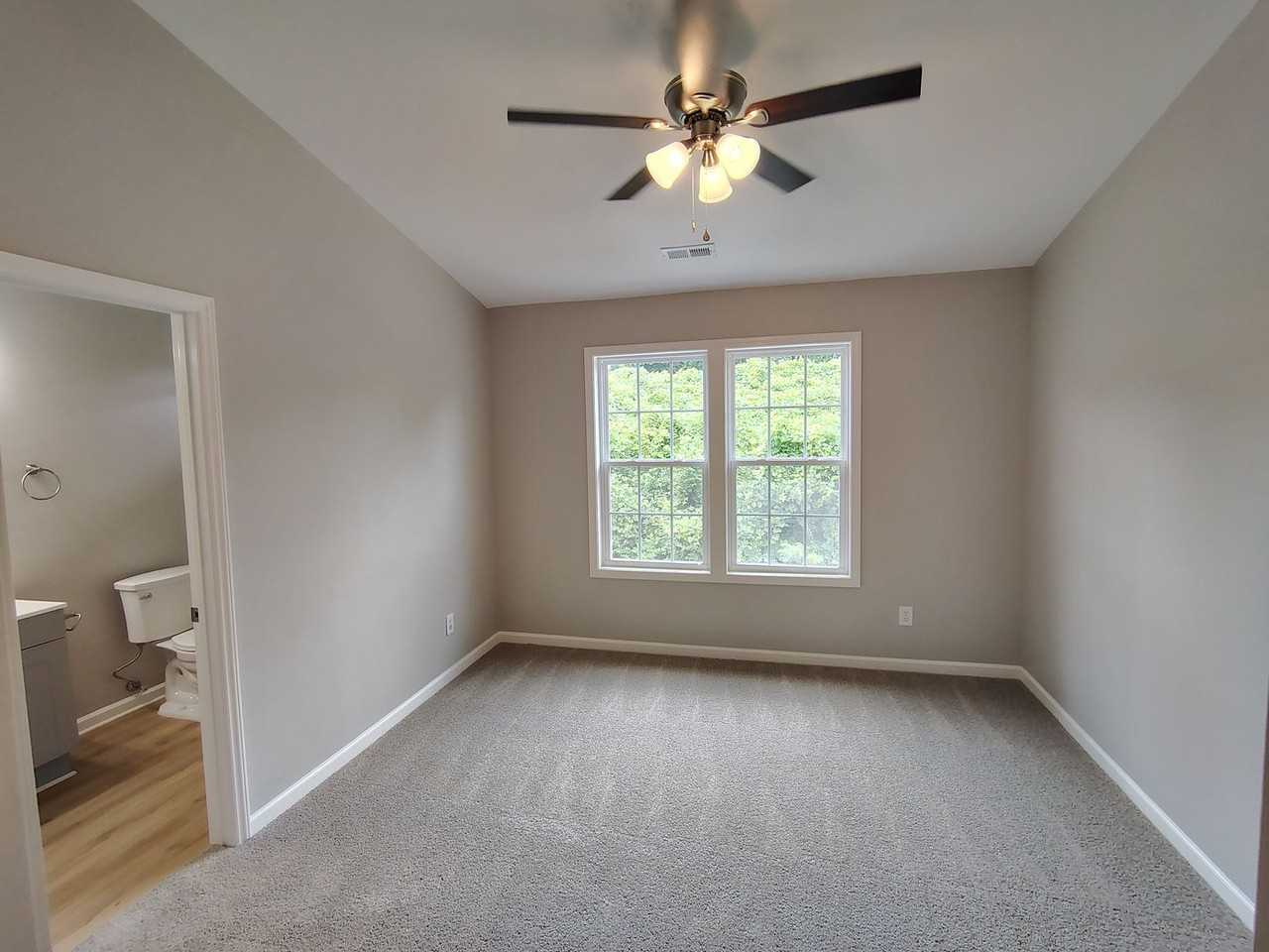 115 Ross Moore Ave - Photo 7 of 10