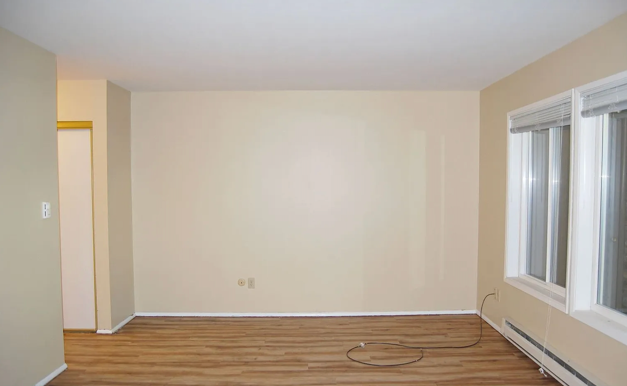424 Summit Ave E - Photo 5 of 16