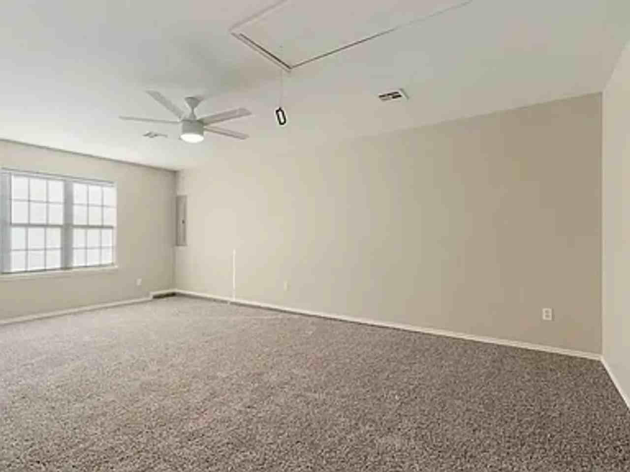 1015 E Grayson Ave - Photo 7 of 14