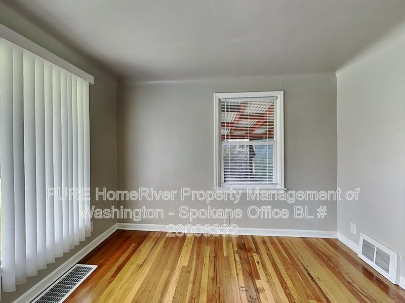 5307 N Cannon St - Photo 4 of 21