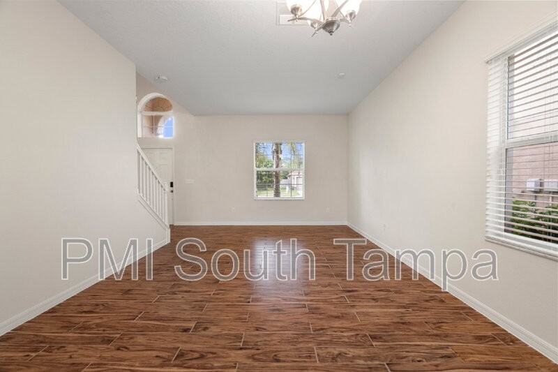 13740 Newport Shores Dr - Photo 3 of 28