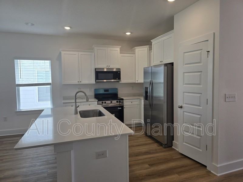 186 Ellery Ln - Photo 2 of 21
