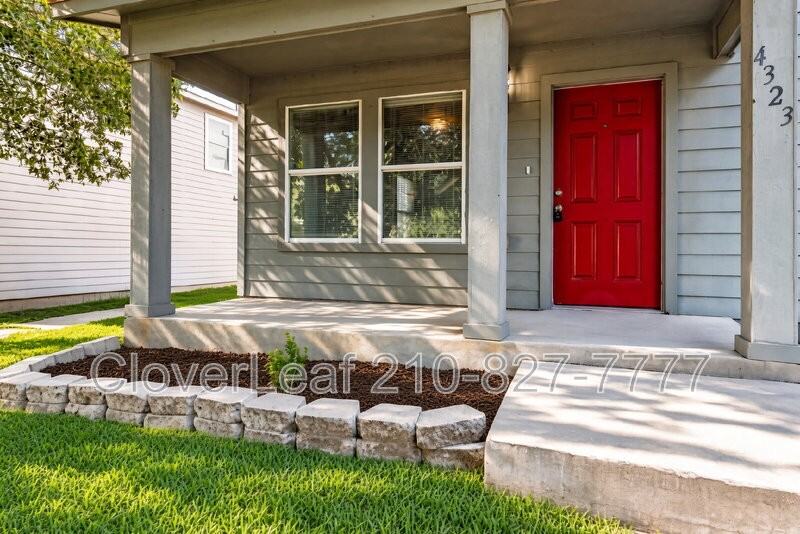 4323 Stetson Park - Photo 4 of 33