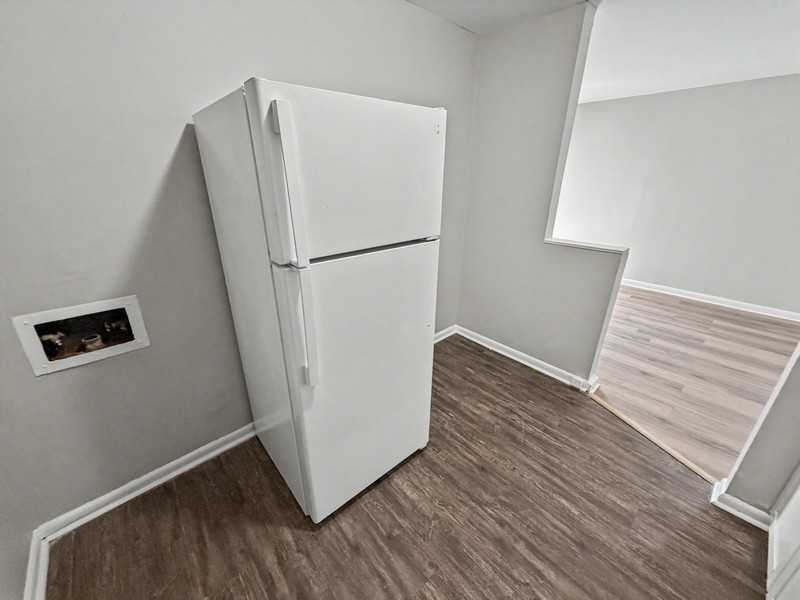 2086 Hubert Ave - Photo 6 of 14