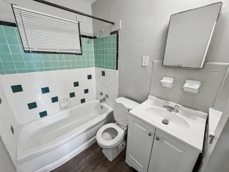 2086 Hubert Ave - Photo 7 of 14