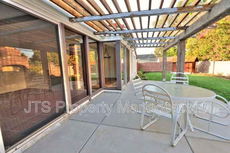 501 J St - Photo 7 of 50
