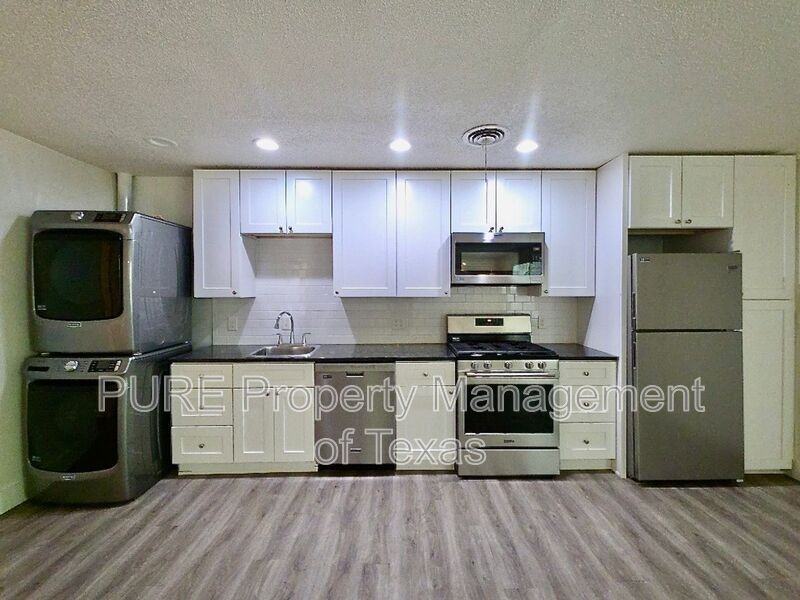 1503 Braes Ridge Dr #B - Photo 3 of 17