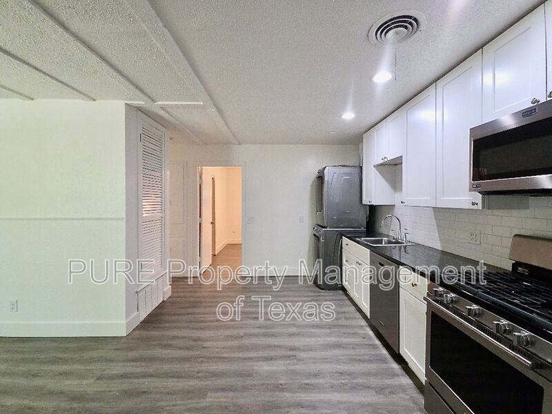 1503 Braes Ridge Dr #B - Photo 4 of 17