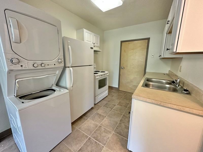 414 Dousman St - Photo 2 of 8