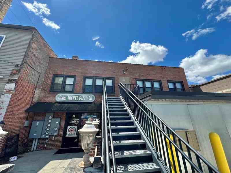 414 Dousman St - Photo 4 of 8