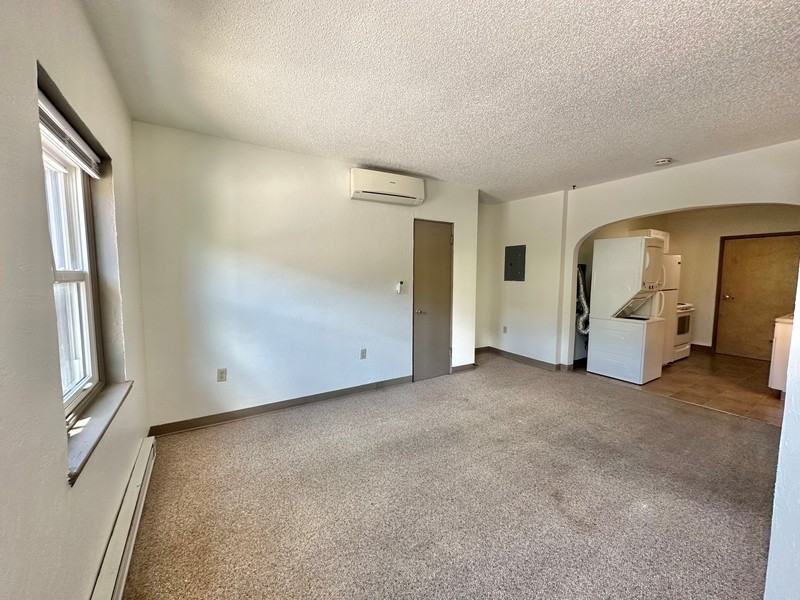414 Dousman St - Photo 7 of 8