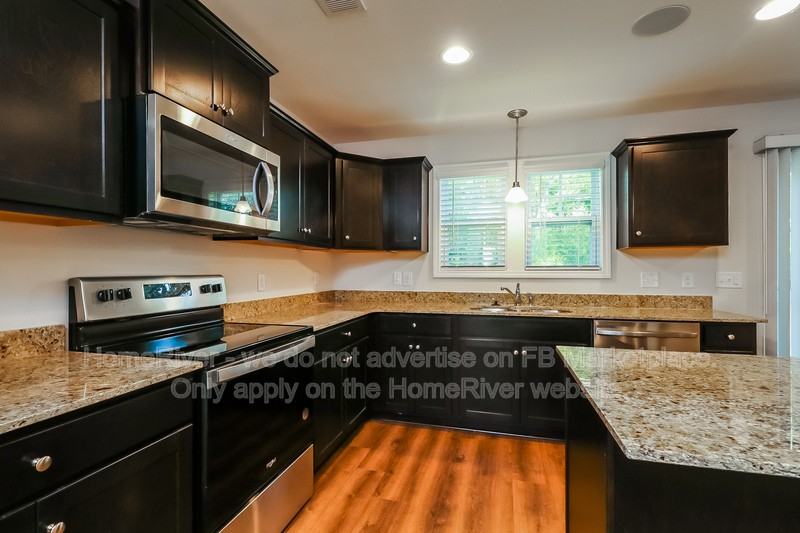 347 Niblick Dr - Photo 5 of 21