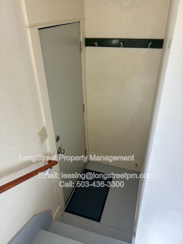 823 Sw 10th St - Photo 4 of 29