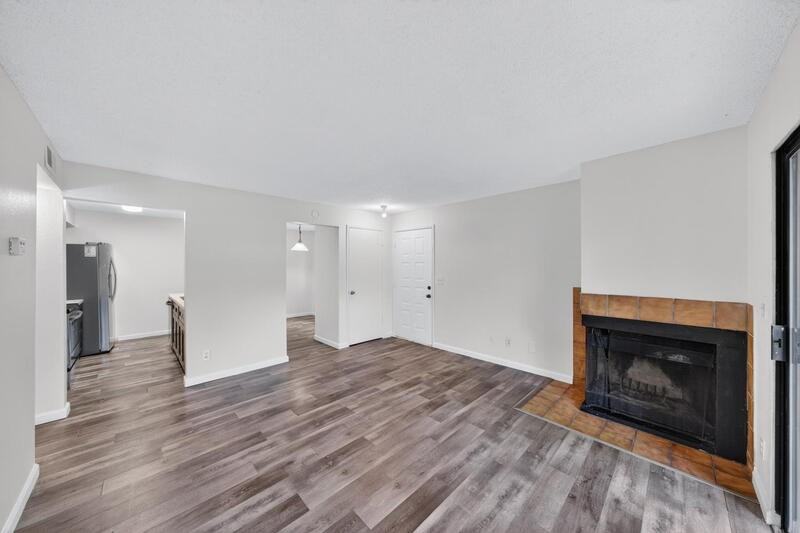 251 Del Verde Cir #3 - Photo 5 of 25