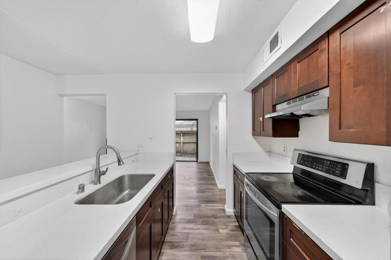 251 Del Verde Cir #3 - Photo 6 of 25