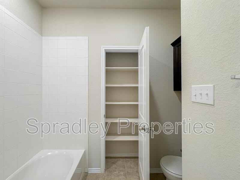 4617 Abergavenny Dr - Photo 6 of 25