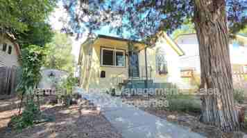 featured image of 218 N Chestnut St