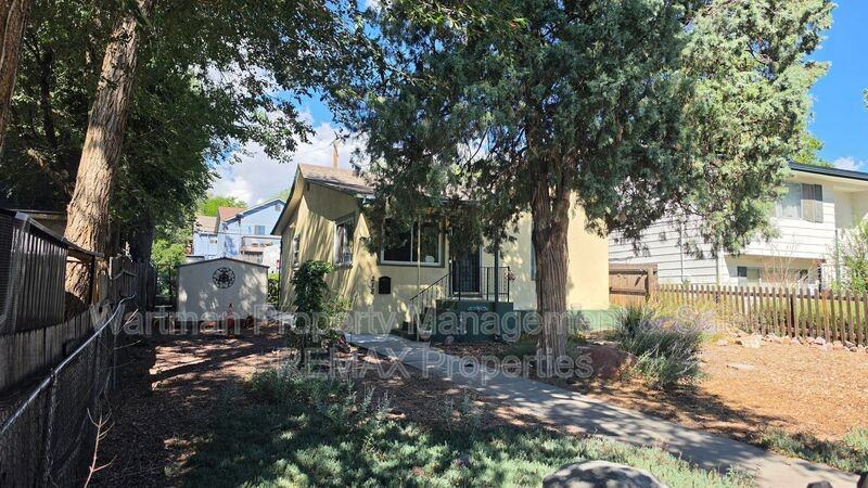 218 N Chestnut St - Photo 3 of 27
