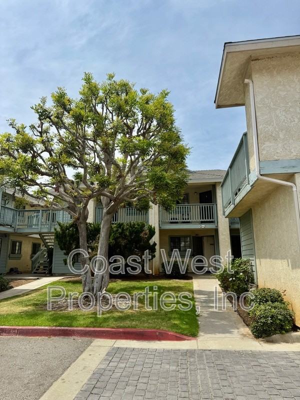 382 Acacia Ave - Photo 2 of 11