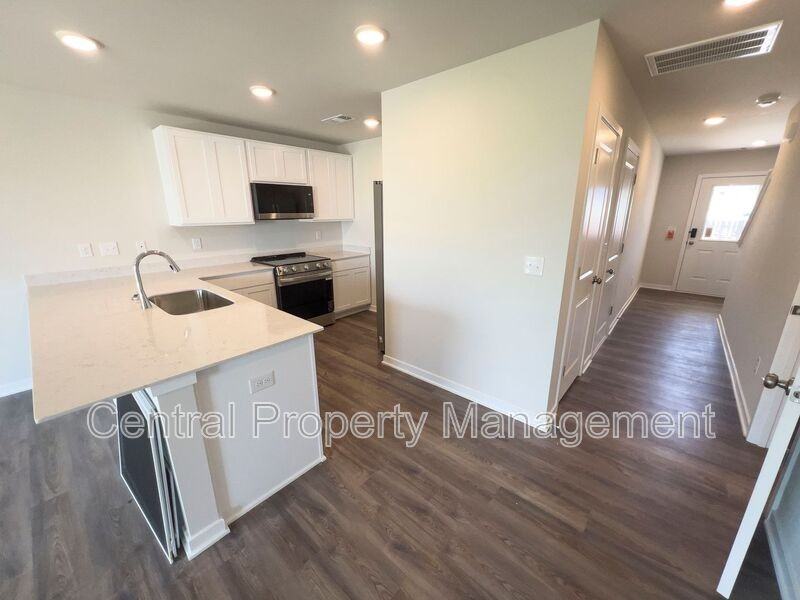 6014 Tavener Dr - Photo 3 of 24